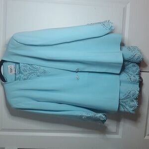 - Carissimo Women's 2pc. Jacket w/ Matching Tank.  Sz.22